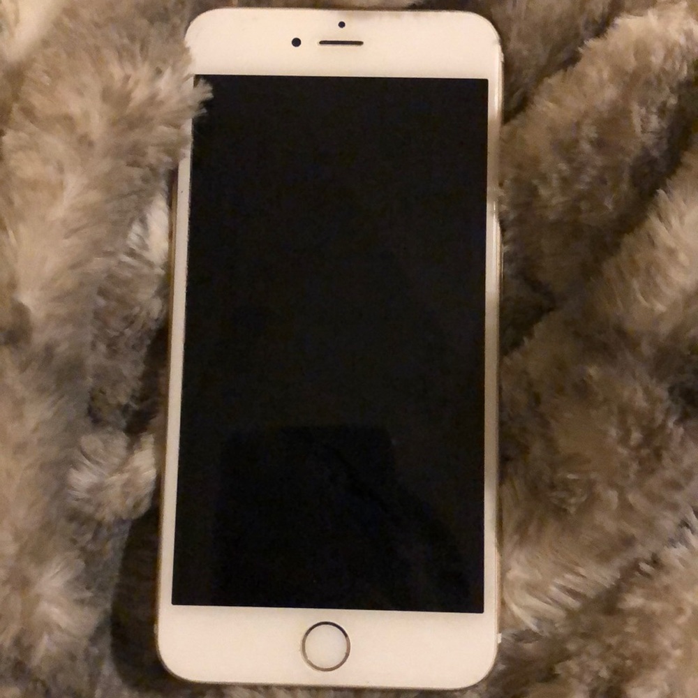 SOLD iPhone 6 Plus gold